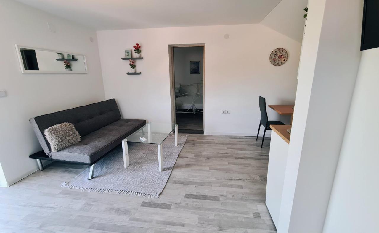 Apartman Castle Tusilovic Exterior foto